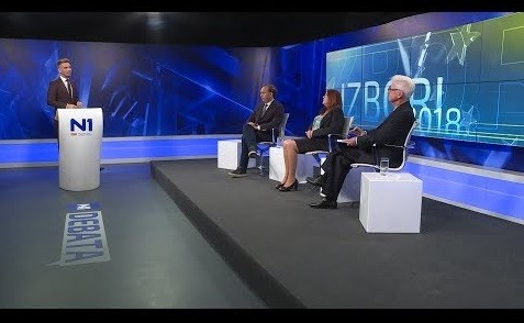 Vlasnik Televizije N1 je kompanija „Adria News SARL“ sa sedištem u Luksemburgu, koja je i nosilac dozvole izdate od nadležnog regulatornog tela Luksemburga. To znači da Televizija N1 dnevno pravi sate programa, zapošljava više od 100 novinara, utiče na javno mnjenje BiH, a da pritom ne odgovara nijednoj instituciji države u kojoj posluje